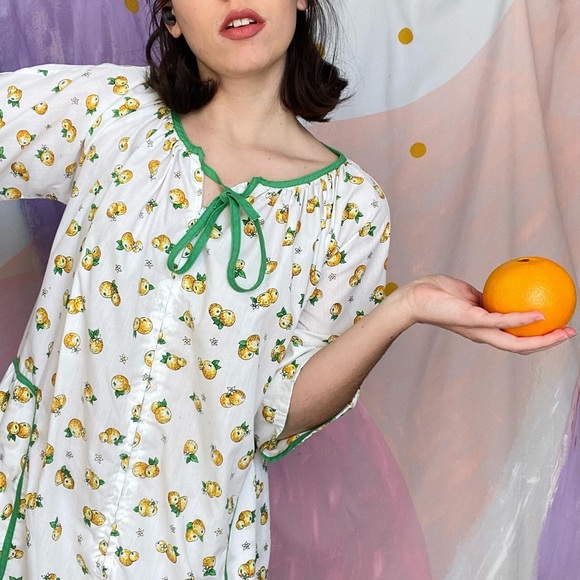 Vintage Dresses & Skirts - VINTAGE 1970s Citrus Orange Print Mumu House Dress